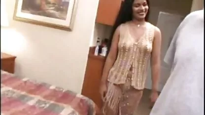زن خالی شد و پیرمرد عصبانی هنگام عکسکیر تو کس گرفتن الاغ خود عصبانی شد