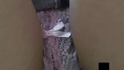 رئیس دفتر گمشده اسباب بازی های جنسی مورد علاقه خود را از دست می کیر و کوس متحرک دهد و همکلاسی خود را به مقعد عمیق روی میز کار دعوت می کند
