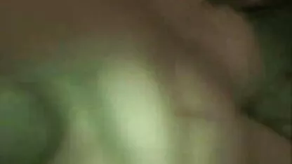 شام شکرگذاری ، تمام خانواده برای شام جمع شدند و وقتی نامادری عکس متحرک کیر در کس برای مکیدن پله هایش زیر میز قدم گذاشت ، در واقع دید که دخترش مکث پدرش را برای مکث دوم می کند و همه با عیاشی رابطه جنسی داشتند.