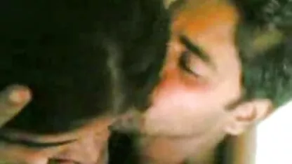 یک زن و شوهر از شخصیت های شکست خورده به طور شفاهی از یک عضو بزرگ کلاسیک لذت انجمنکیر می برند