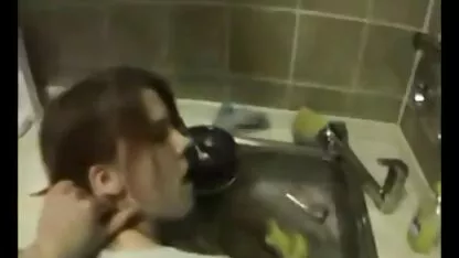 دختری باریک با سینه های محکم به دوست دوچرخه سوار پسرش پسرش را در گاراژ نزدیک موتورسیکلت شیک خود عكس سكسي كير تو كس قرار می دهد